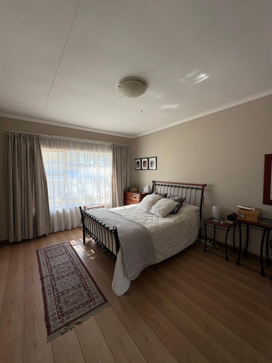 To Let 5 Bedroom Property for Rent in Garsfontein Gauteng