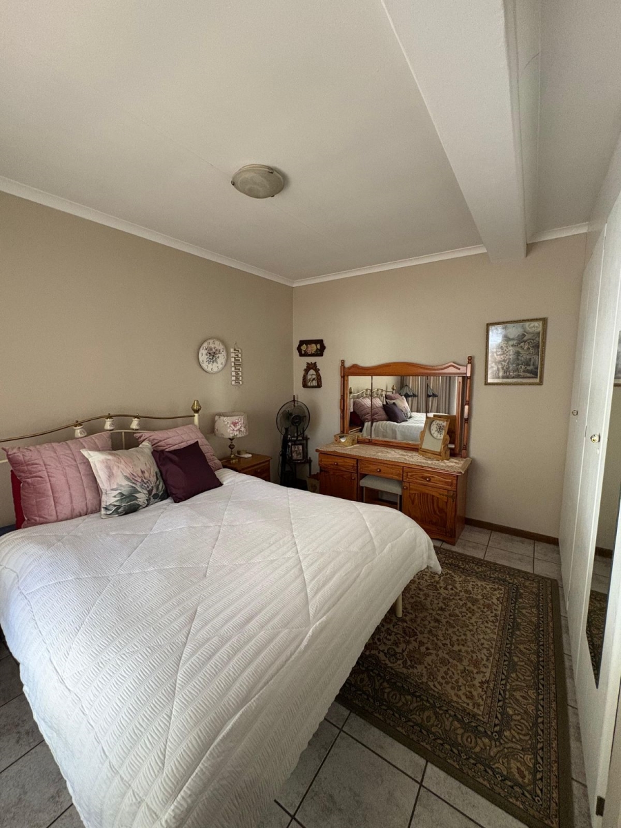 To Let 5 Bedroom Property for Rent in Garsfontein Gauteng