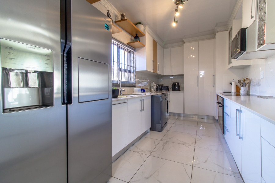 3 Bedroom Property for Sale in Mulbarton Gauteng