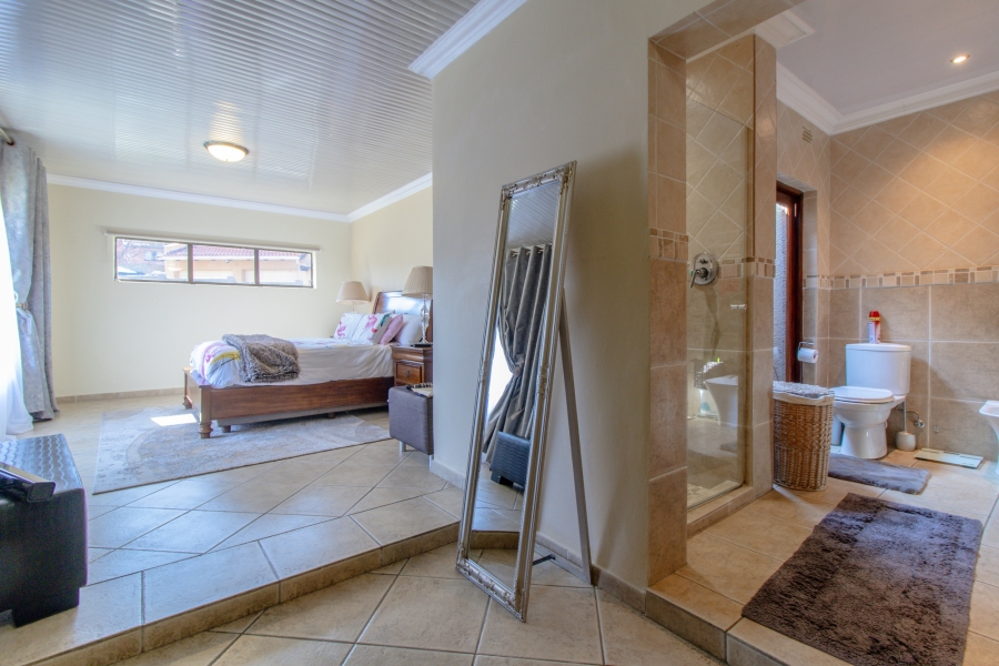 3 Bedroom Property for Sale in Mulbarton Gauteng