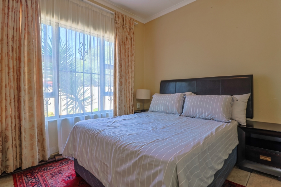 3 Bedroom Property for Sale in Mulbarton Gauteng
