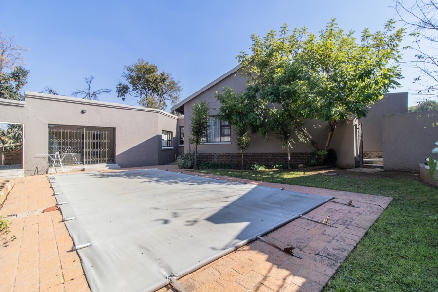 3 Bedroom Property for Sale in Mulbarton Gauteng