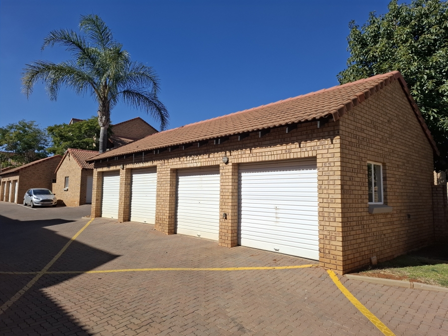 2 Bedroom Property for Sale in Olympus AH Gauteng