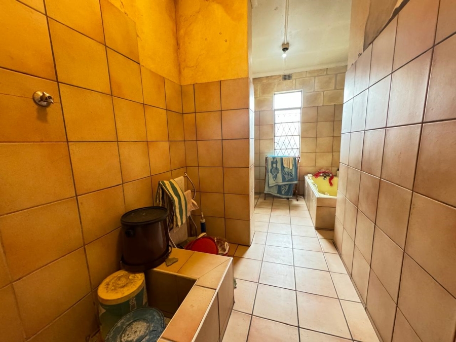 5 Bedroom Property for Sale in Townsview Gauteng