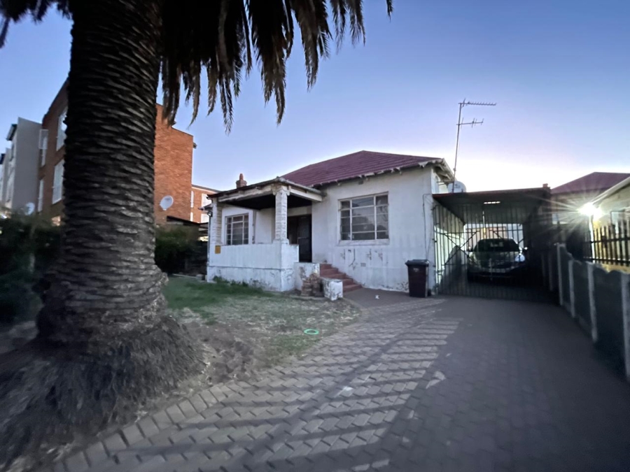5 Bedroom Property for Sale in Townsview Gauteng