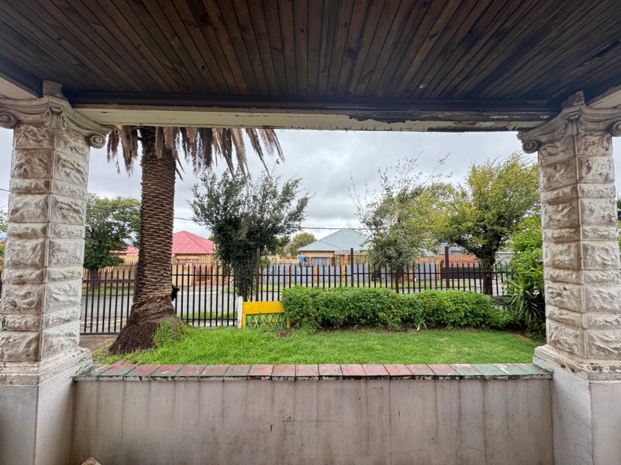5 Bedroom Property for Sale in Townsview Gauteng