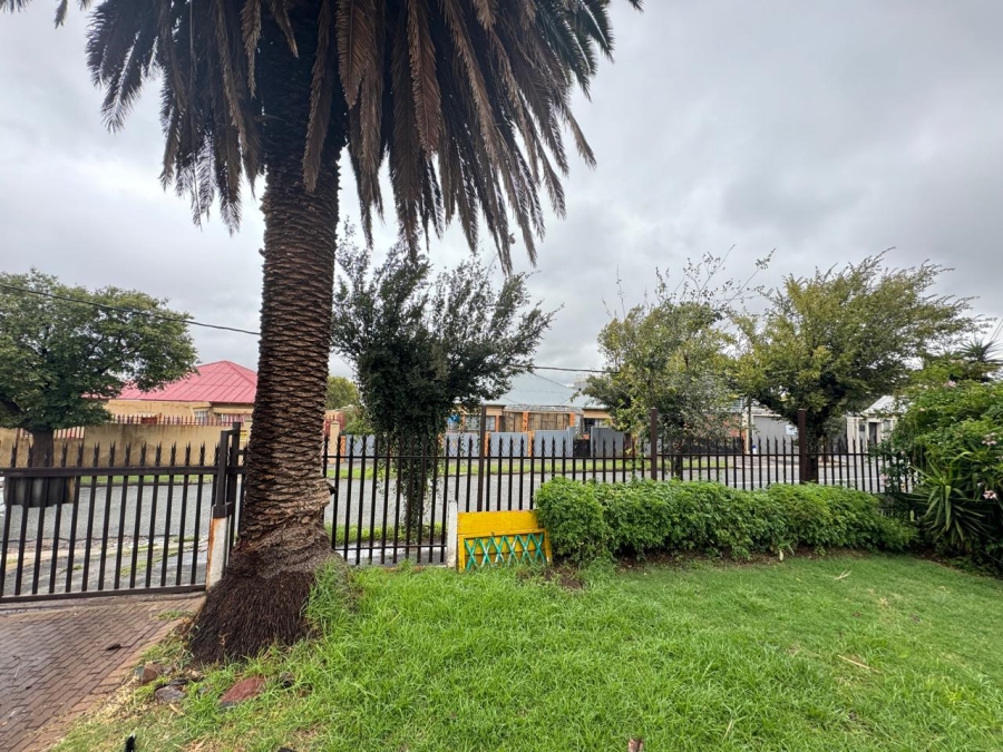 5 Bedroom Property for Sale in Townsview Gauteng