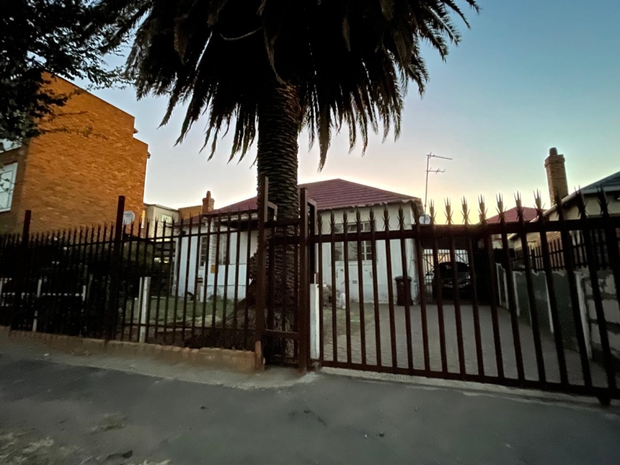 5 Bedroom Property for Sale in Townsview Gauteng