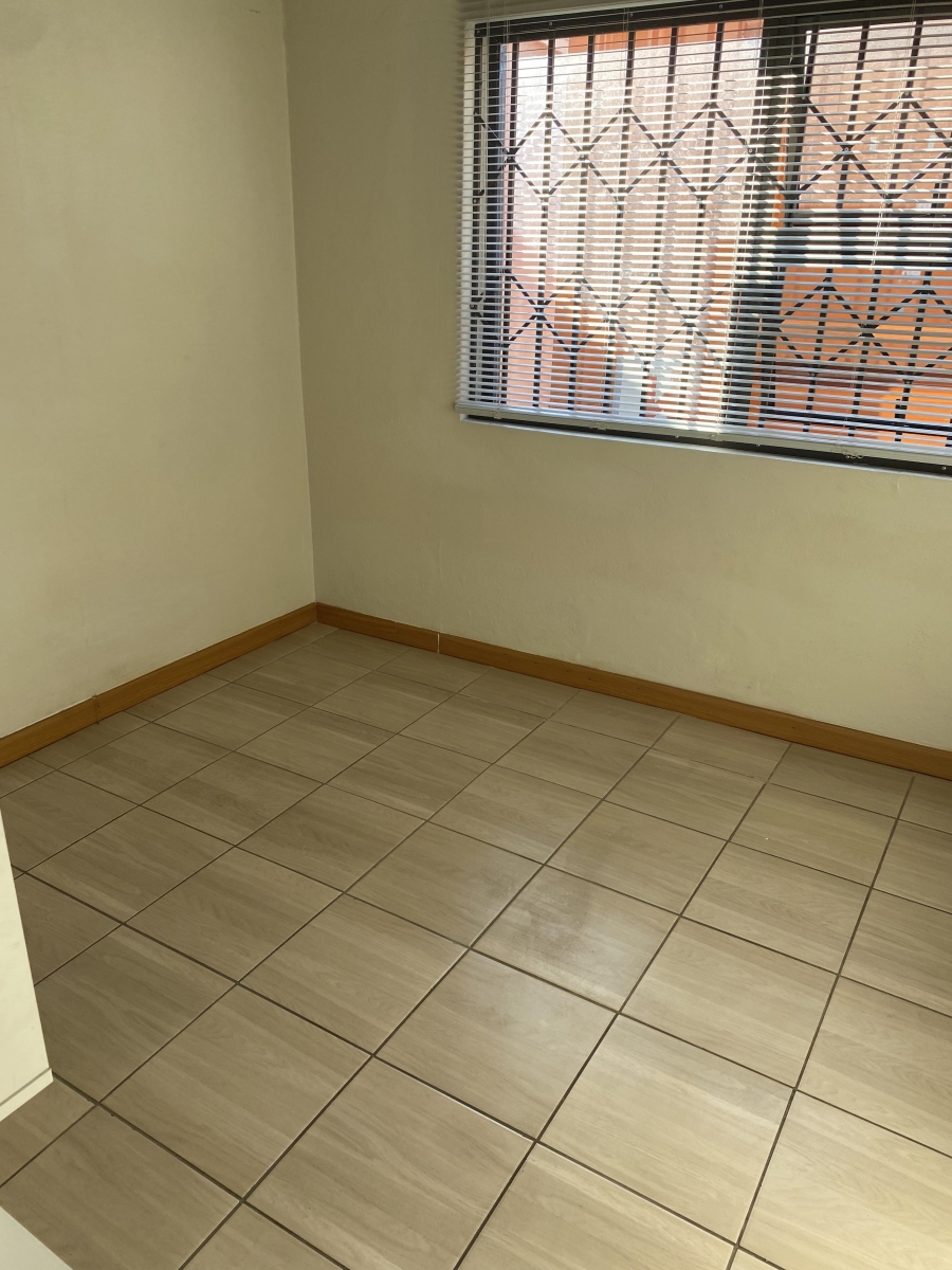To Let 1 Bedroom Property for Rent in Riviera Gauteng