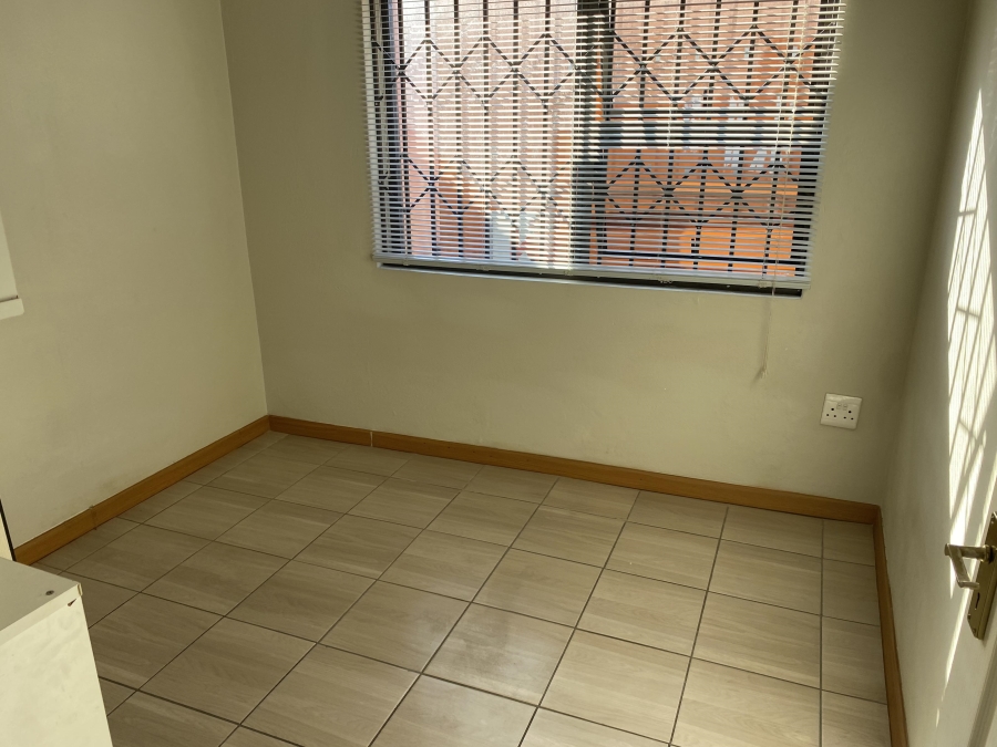 To Let 1 Bedroom Property for Rent in Riviera Gauteng