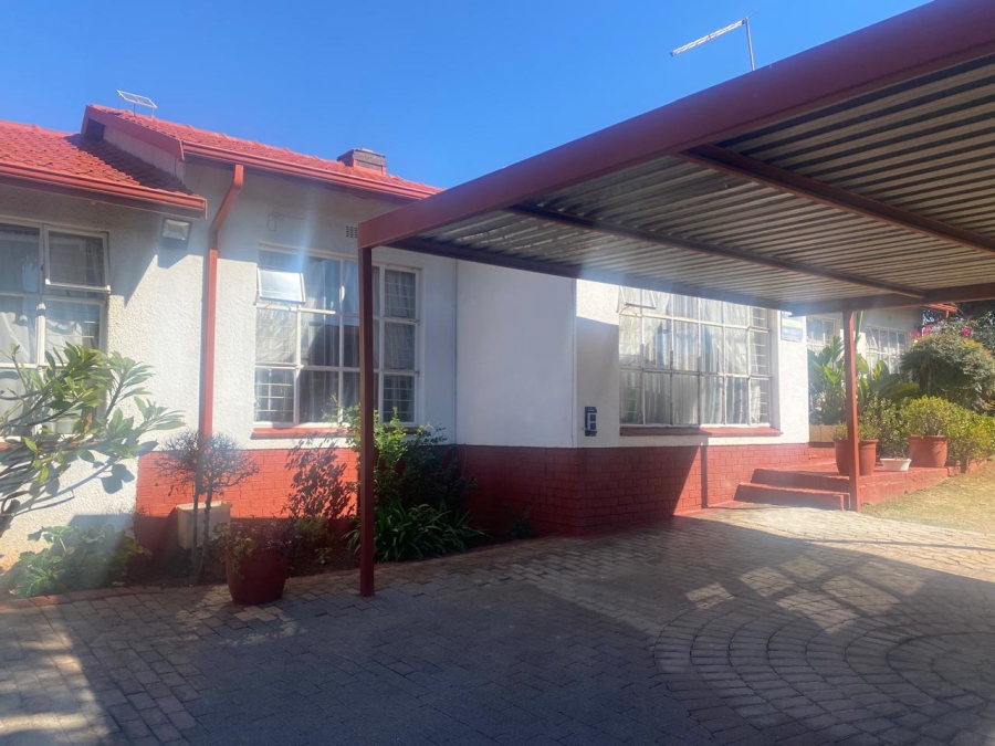 4 Bedroom Property for Sale in Florida Gauteng