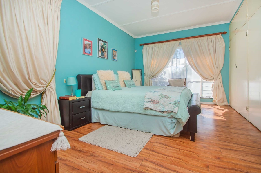 4 Bedroom Property for Sale in Florida Gauteng