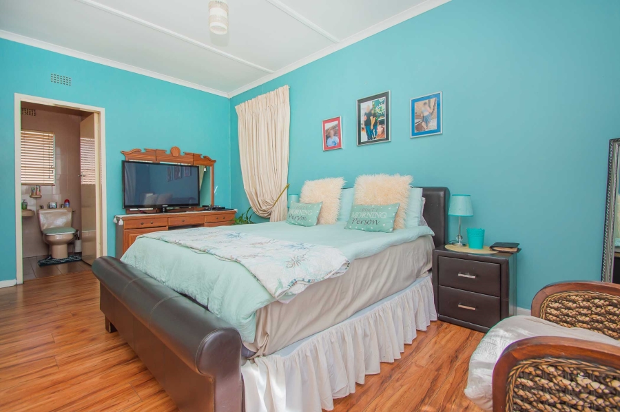 4 Bedroom Property for Sale in Florida Gauteng