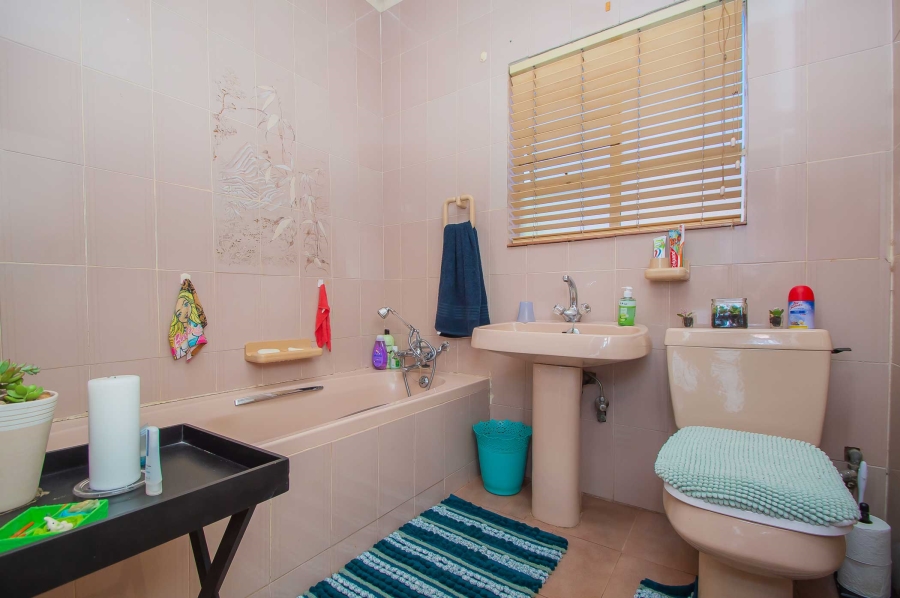 4 Bedroom Property for Sale in Florida Gauteng