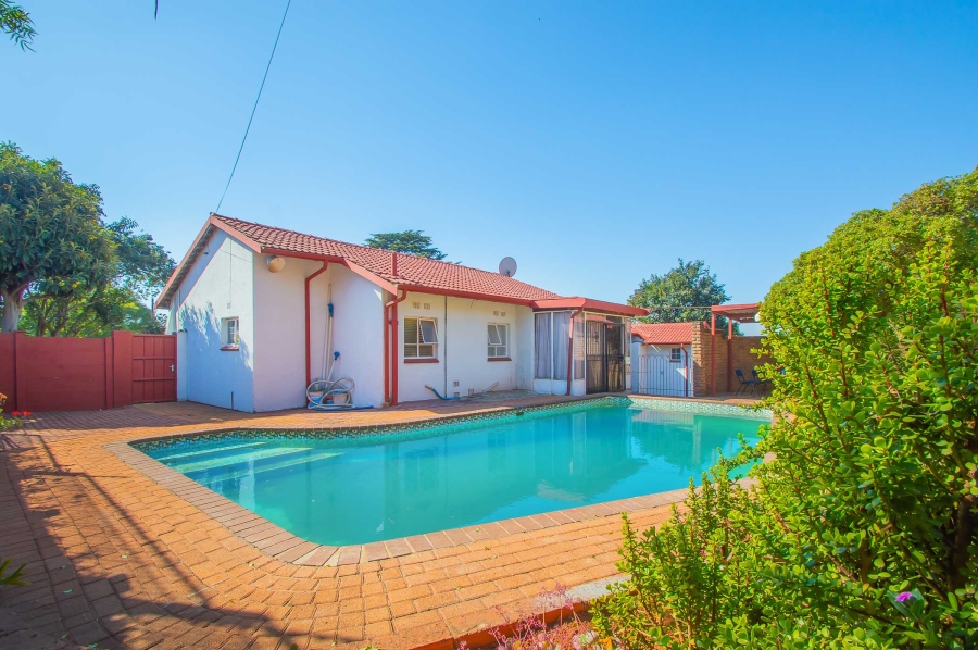 4 Bedroom Property for Sale in Florida Gauteng