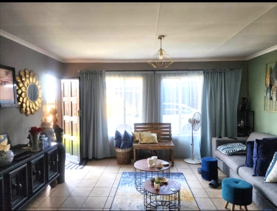 2 Bedroom Property for Sale in Terenure Gauteng