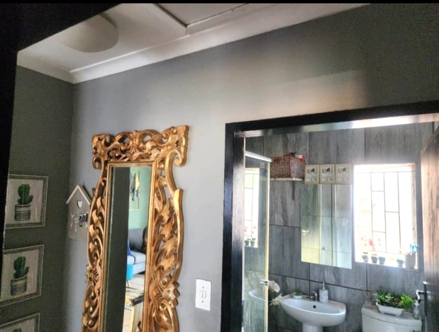 2 Bedroom Property for Sale in Terenure Gauteng