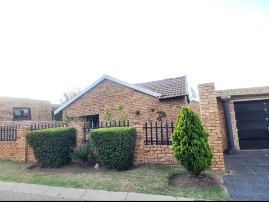 2 Bedroom Property for Sale in Terenure Gauteng