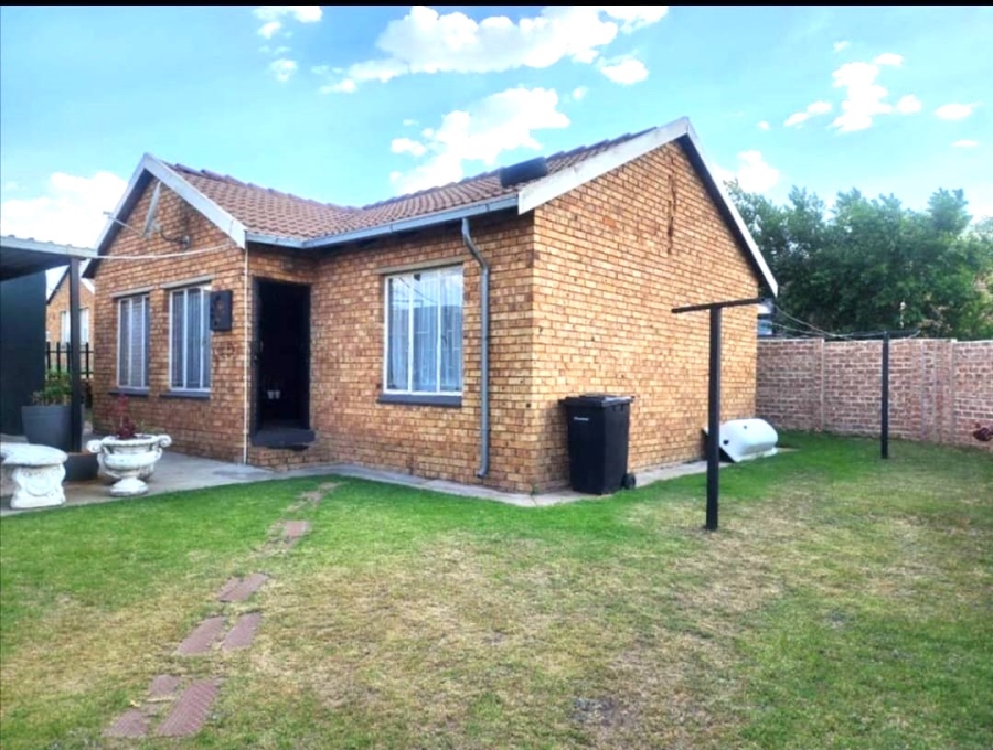 2 Bedroom Property for Sale in Terenure Gauteng