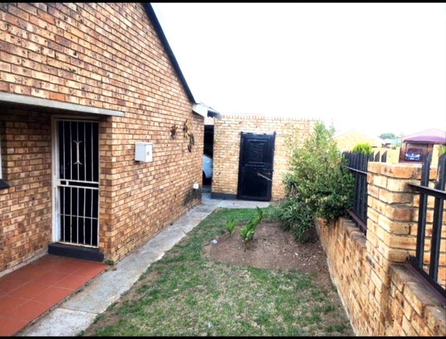2 Bedroom Property for Sale in Terenure Gauteng