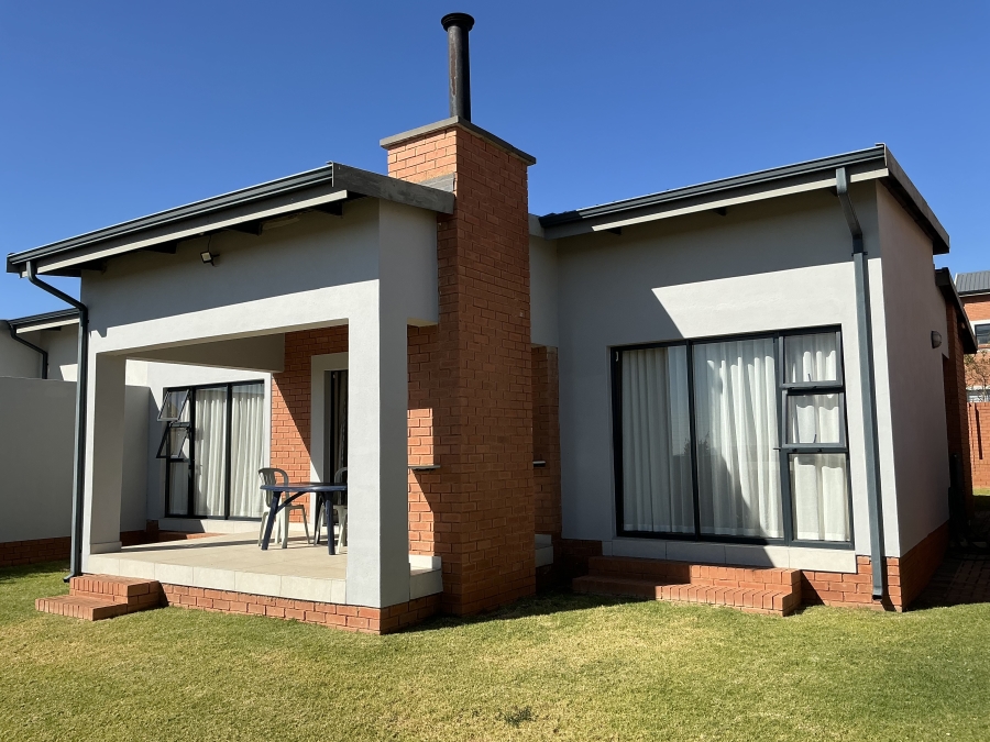 3 Bedroom Property for Sale in Louwlardia Gauteng