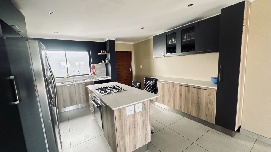 3 Bedroom Property for Sale in Louwlardia Gauteng