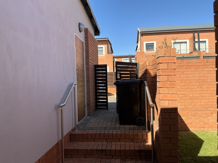 3 Bedroom Property for Sale in Louwlardia Gauteng