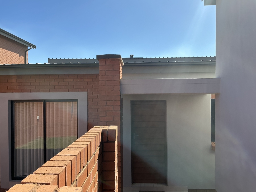 3 Bedroom Property for Sale in Louwlardia Gauteng