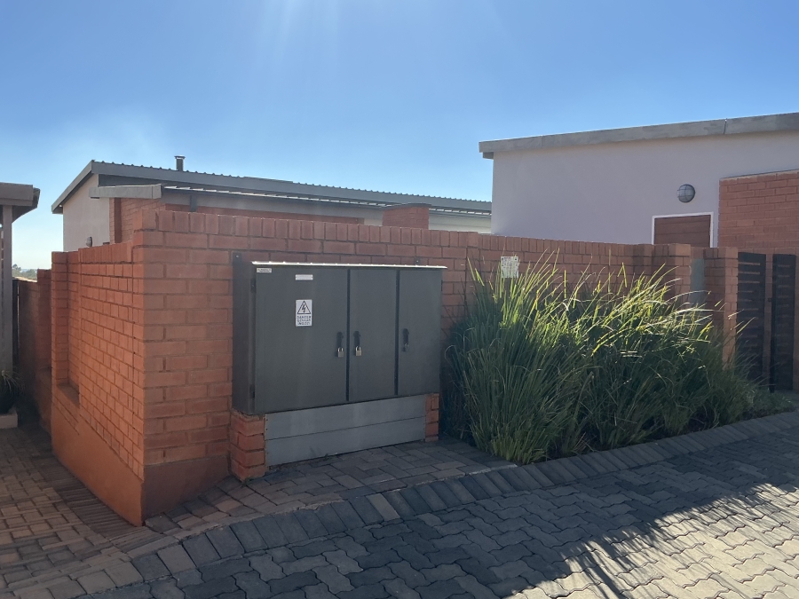 3 Bedroom Property for Sale in Louwlardia Gauteng