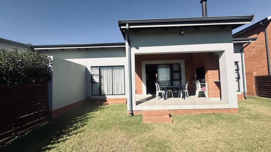 3 Bedroom Property for Sale in Louwlardia Gauteng