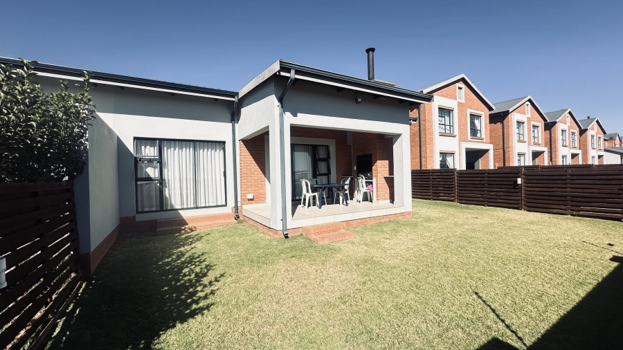 3 Bedroom Property for Sale in Louwlardia Gauteng