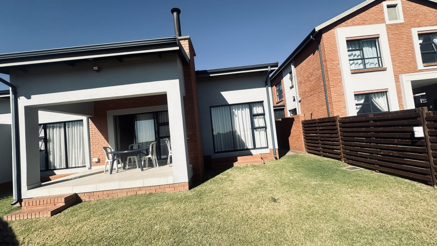 3 Bedroom Property for Sale in Louwlardia Gauteng