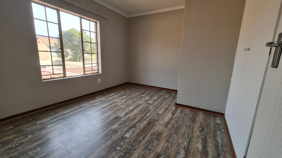 2 Bedroom Property for Sale in Willow Park Manor Gauteng