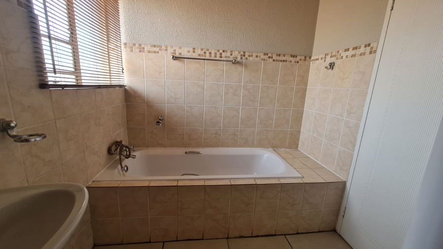 2 Bedroom Property for Sale in Willow Park Manor Gauteng
