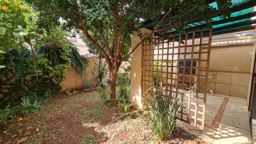 2 Bedroom Property for Sale in Willow Park Manor Gauteng