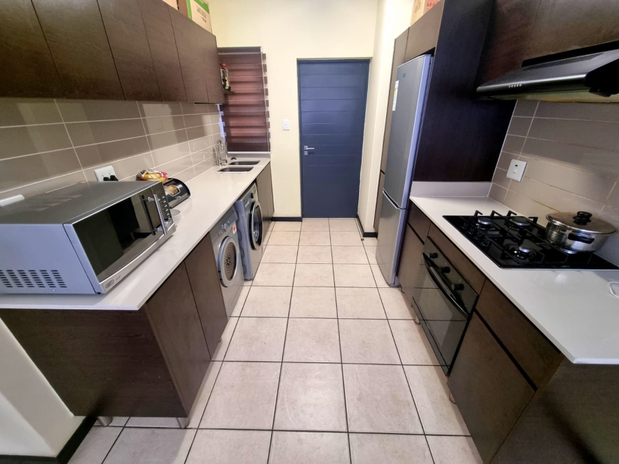 To Let 2 Bedroom Property for Rent in Oakdene Gauteng