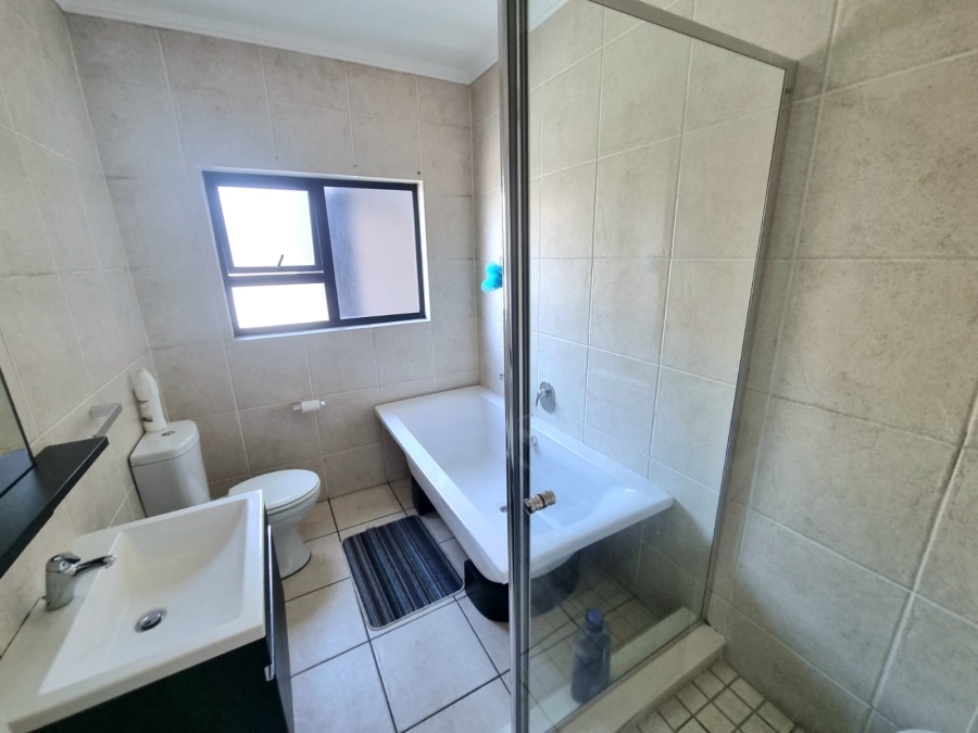 To Let 2 Bedroom Property for Rent in Oakdene Gauteng