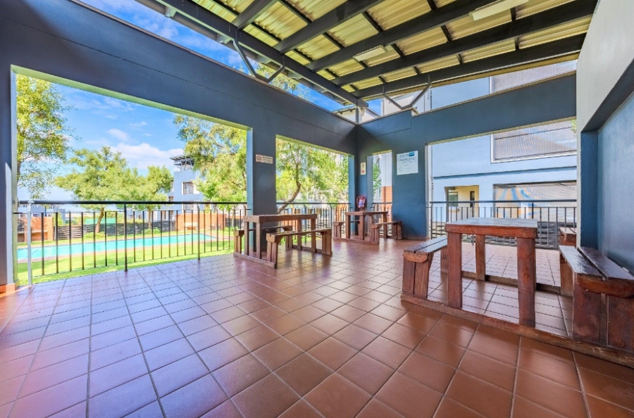 To Let 2 Bedroom Property for Rent in Oakdene Gauteng