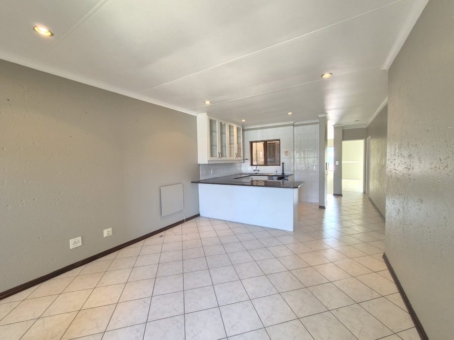 To Let 2 Bedroom Property for Rent in Buurendal Gauteng