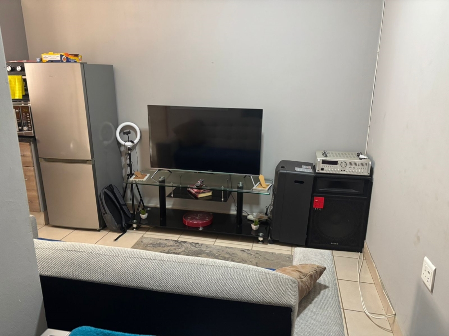 To Let 1 Bedroom Property for Rent in Villa Liza Gauteng