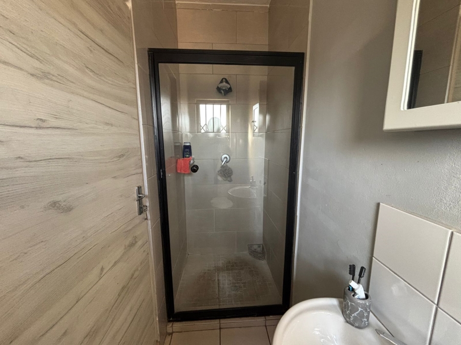 To Let 1 Bedroom Property for Rent in Villa Liza Gauteng