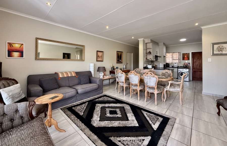 2 Bedroom Property for Sale in The Retreat Gauteng