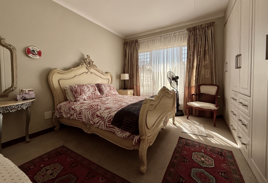 2 Bedroom Property for Sale in The Retreat Gauteng