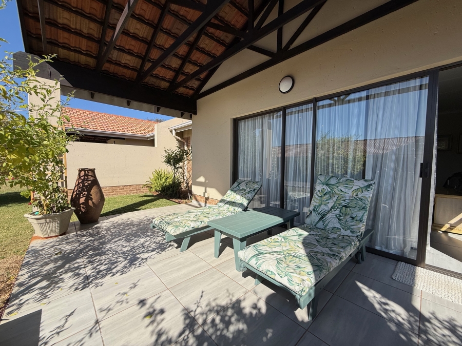 2 Bedroom Property for Sale in The Retreat Gauteng