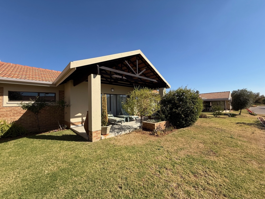2 Bedroom Property for Sale in The Retreat Gauteng