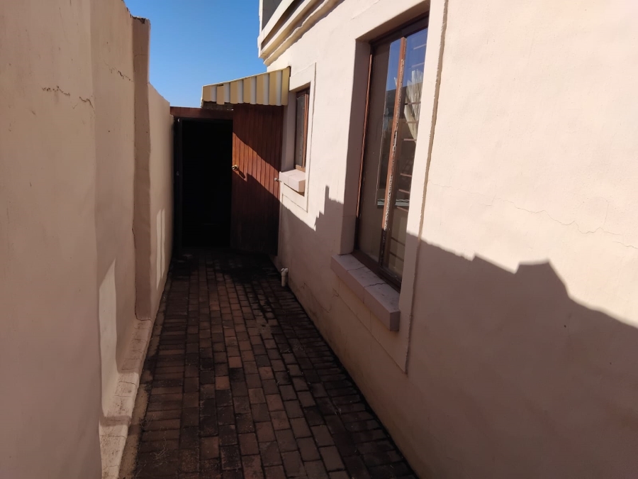 2 Bedroom Property for Sale in Rant En Dal Gauteng