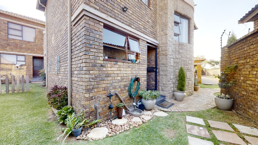 2 Bedroom Property for Sale in Bartlett Gauteng