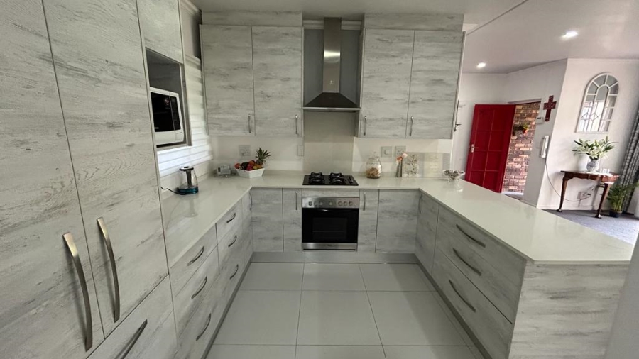 2 Bedroom Property for Sale in Bartlett Gauteng