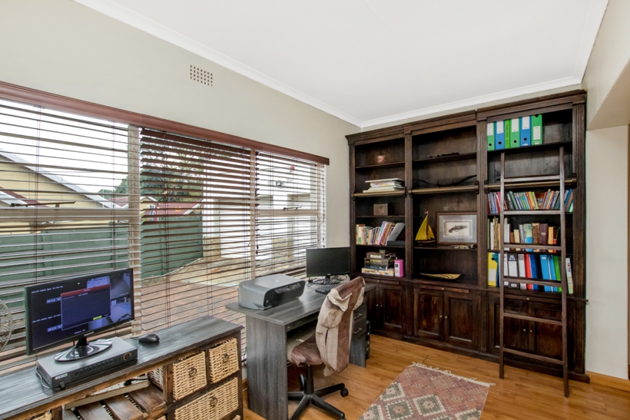 4 Bedroom Property for Sale in Constantia Kloof Gauteng