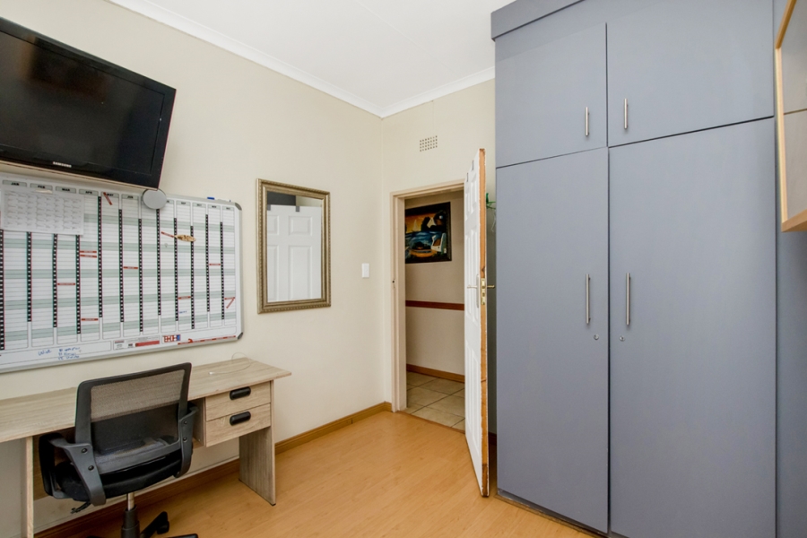 4 Bedroom Property for Sale in Constantia Kloof Gauteng